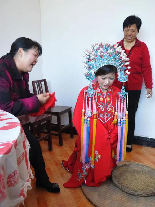 个伴娘红包一般给多少钱合适（4个伴娘红包一般给多少钱呢）"