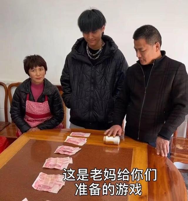 网红富二代？小杨哥首次谈自己身份，回忆大学初恋太悲伤