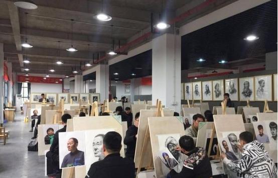 网络与新媒体专业就业方向及前景女生，网络与新媒体专业就业方向及前景如何？