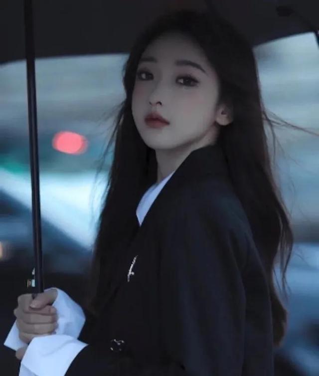 一个愿意收你红包的女人却只叫哥哥，一个愿意收你红包的女人却只叫哥哥的男人