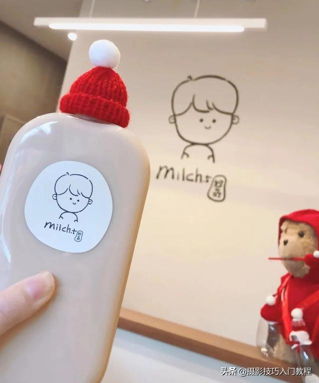 发朋友圈的手拿奶茶图片蜜雪冰城，发朋友圈的手拿奶茶图片高清？