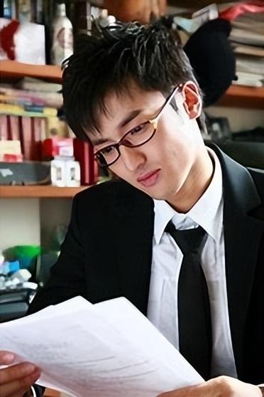 微博粉丝最多的明星排行榜，微博粉丝最多的明星排行榜2022年