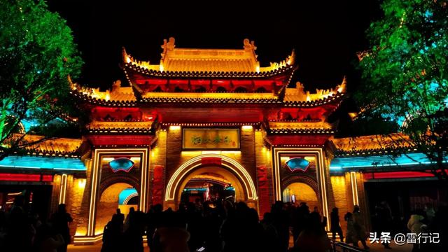 重庆网红打卡景点抖音夜景，2020西安抖音网红景点？
