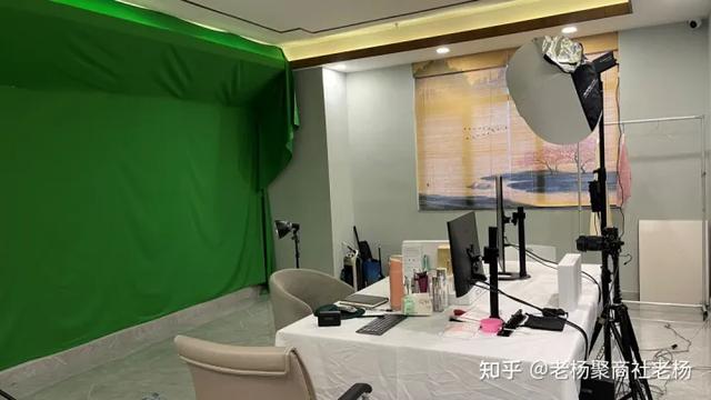 023年所有商业依然都可以用直播卖一遍！"