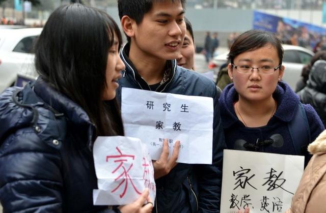 大学学校摆摊做什么生意好（在大学摆摊哪种生意好）