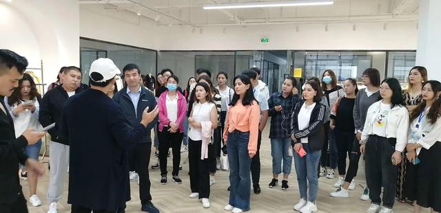 如何开直播账号（怎么注册自己的直播间）