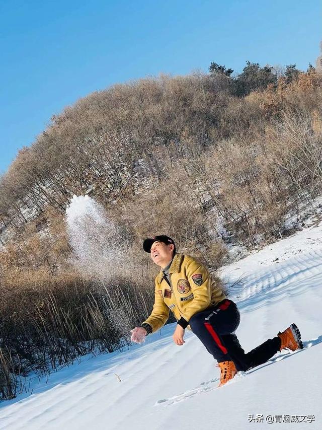 重游故地适合发朋友圈的句子，故地重游朋友圈说说？