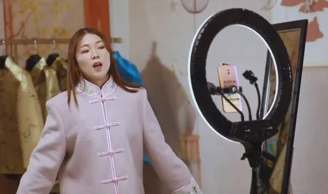 淘宝女模特拍照姿势（淘宝女模特最火的是谁）