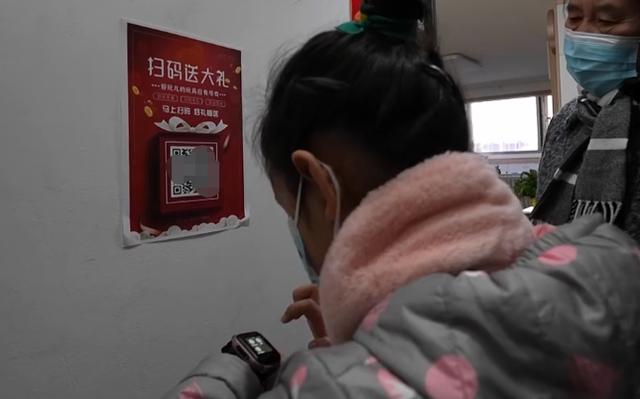 15晚会：网红直播很羞耻，老坛酸菜很恶心，一幕幕看着背后发凉"