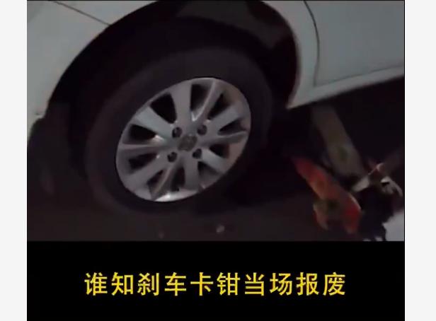 晚上开车小视频10秒在车内，夜间自己开车的视频？
