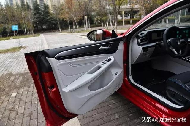 喜提新车朋友圈怎么发图片，喜提新车朋友圈怎么发图片呢？