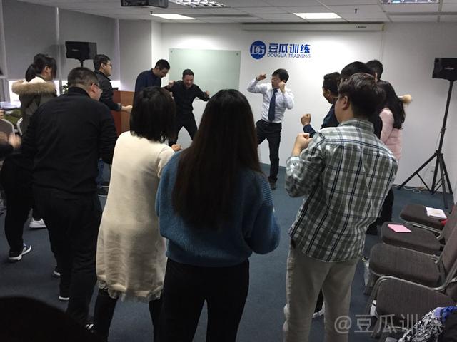 吸引人的抖音自我简介孩子，小孩抖音个人简介怎么写才吸引人？