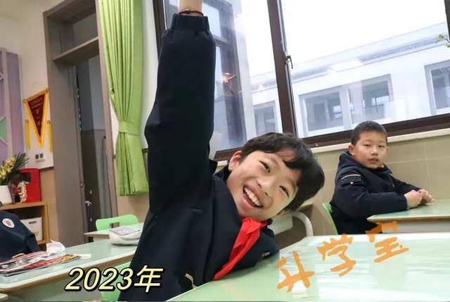 大学开学图片发朋友圈，大学开学图片发朋友圈文案？