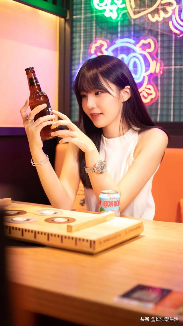 表情包韩国女孩黄夏温，微信表情包,一个小女孩韩国的