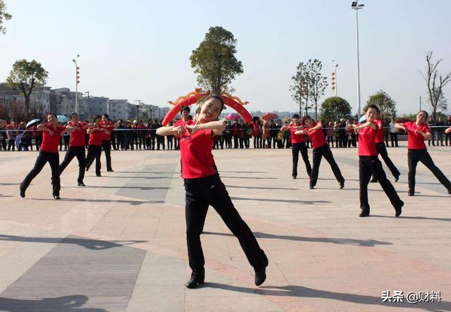 靠什么赚钱最舒服知乎（靠什么赚钱最舒服呢）