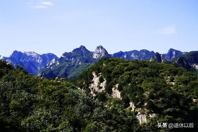 天空很蓝发朋友圈的句子，天蓝蓝的天空发朋友圈？