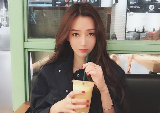 微信附近的小姐姐怎么打招呼，微信附近的小姐姐怎么打招呼呢