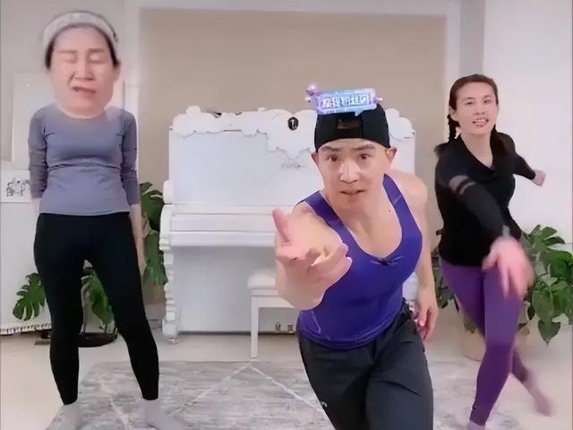 023年所有商业依然都可以用直播卖一遍！"