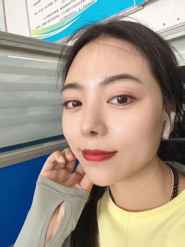 纹绣师发朋友圈赞美眉毛的句子，男士眉毛说说纹绣？