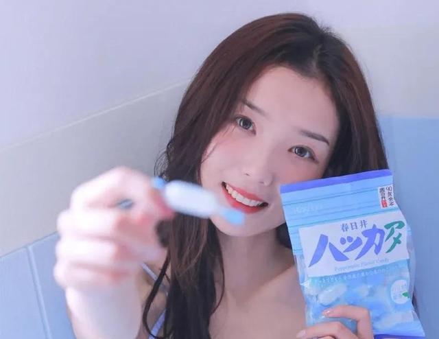 微信附近的小姐姐怎么打招呼，微信附近的小姐姐怎么打招呼呢