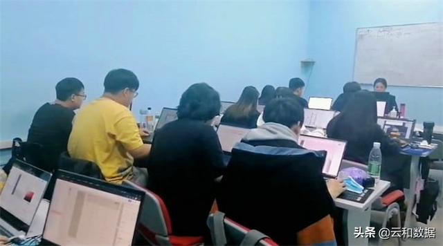 女生做java开发怎么样（女生做java开发需要出差）