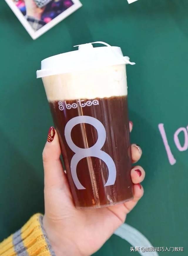 发朋友圈的手拿奶茶图片蜜雪冰城，发朋友圈的手拿奶茶图片高清？