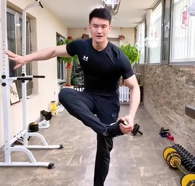 嘎子的抖音，抖音上有个简单哥是干什么的？