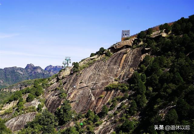 天空很蓝发朋友圈的句子，天蓝蓝的天空发朋友圈？